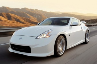 Nissan официально представил Nissan 370Z Nismo 