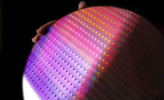 Новые процессоры Intel с 10 нм архитектурой задерживают в производстве