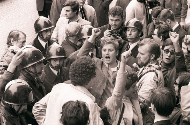 _89331363_demonstration1968_cut.jpg